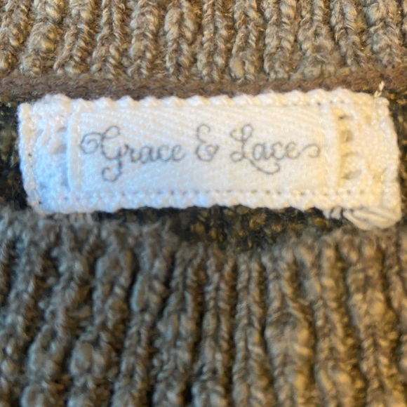 Grace and Lace sweater size Medium - Picture 5 of 5